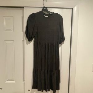 Velvet by graham & Spencer short sleeve midi dress